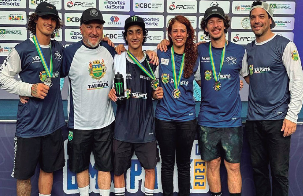 Equipe BMX conquista 4 medalhas e podio exclusivo no brasileiro